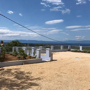 https://apartments-diana-smrika.primorje-gorskikotar.com